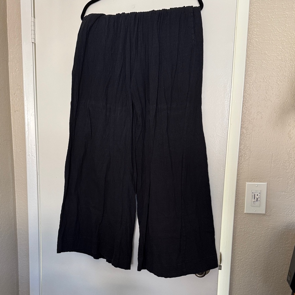 Elegant Black Wide-Leg Women's Pants